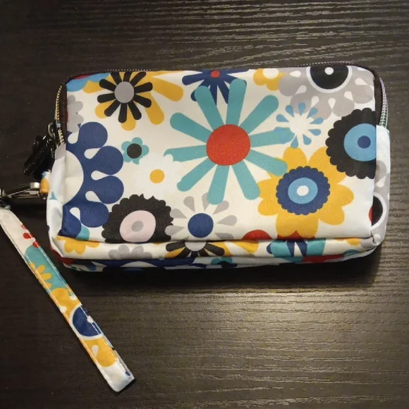 Floral Pattern Wristlet Wallet 3 Zipper Compartments NWOT - Picture 1 of 3
